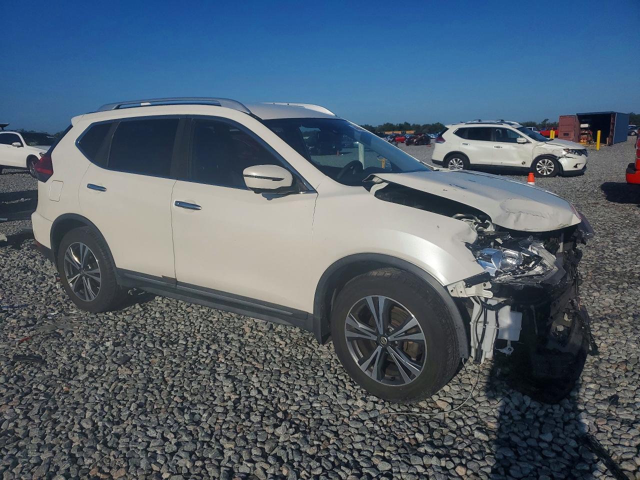 2017 NISSAN ROGUE SL photo 7