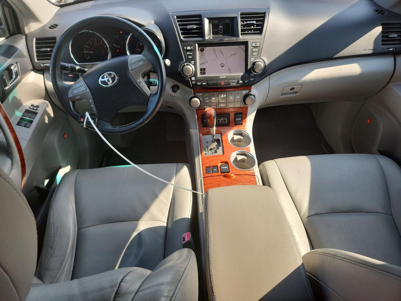 2010 TOYOTA HIGHLANDER LIMITED photo 15