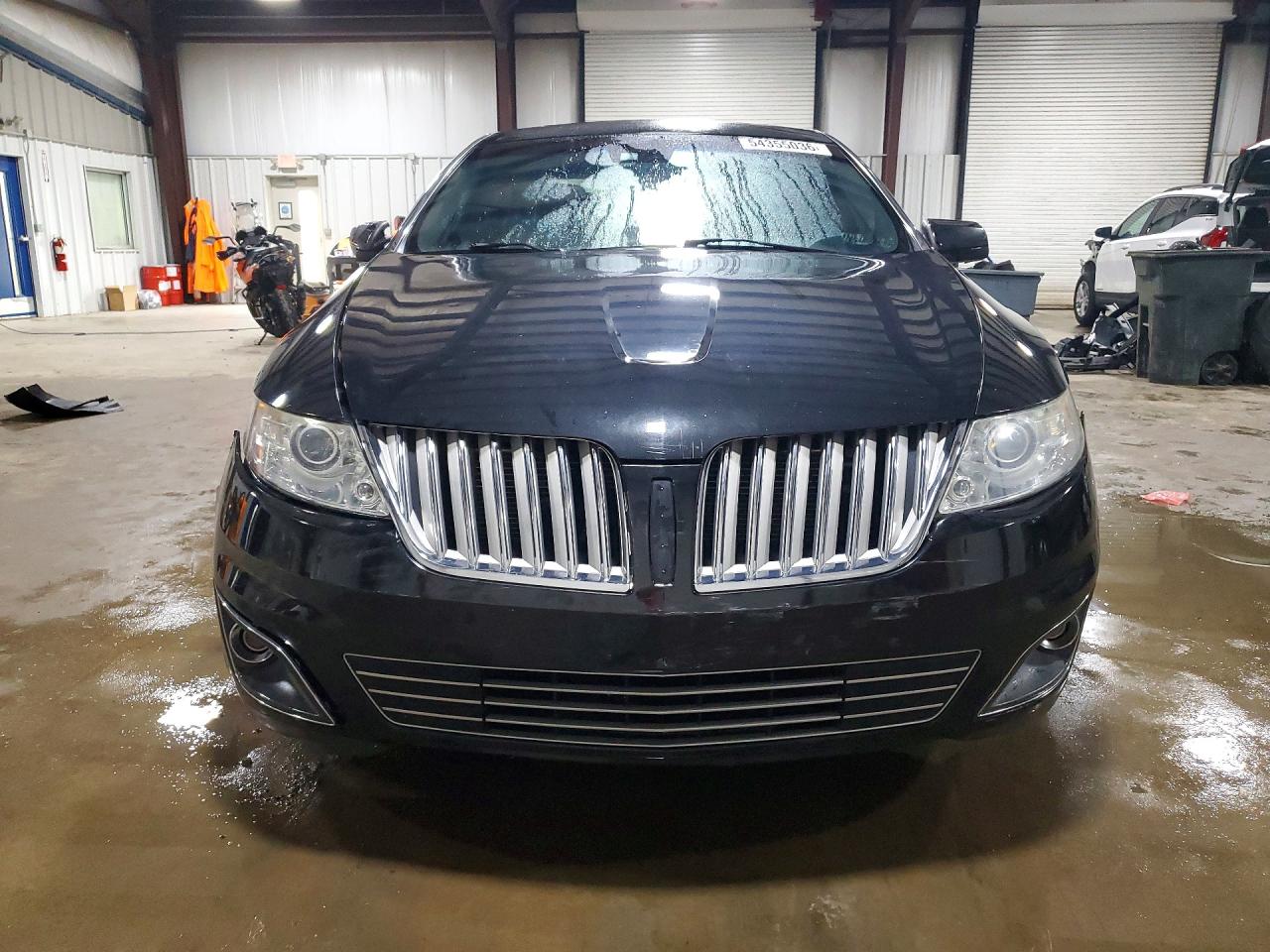 2009 LINCOLN MKS photo 9