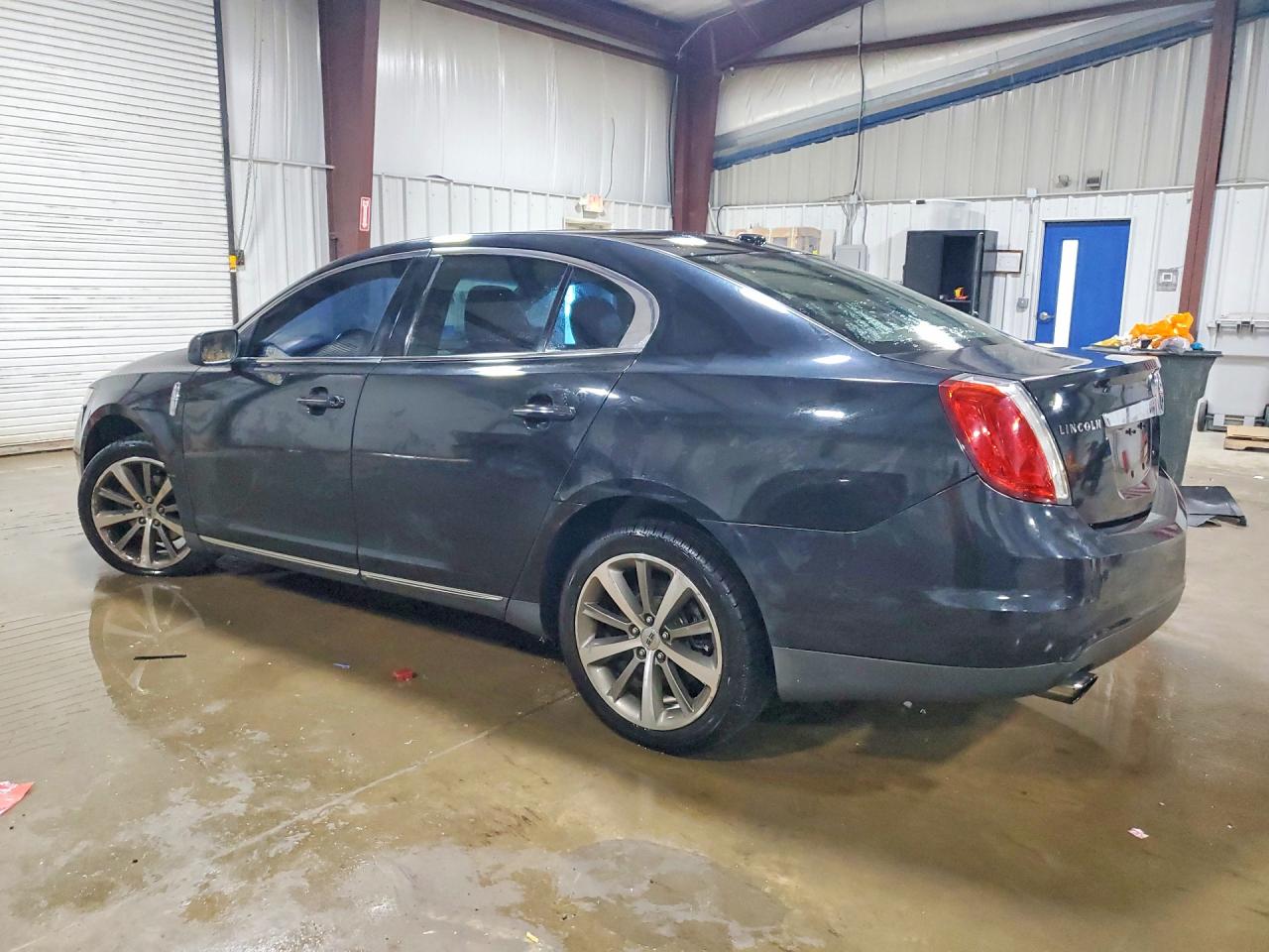 2009 LINCOLN MKS photo 3