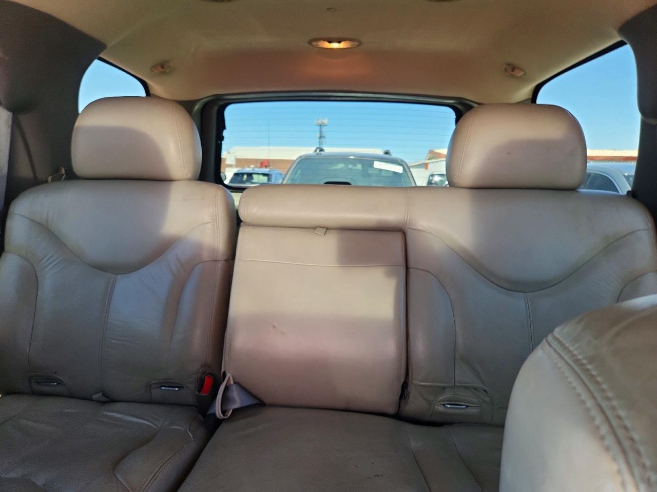 2002 GMC YUKON photo 28
