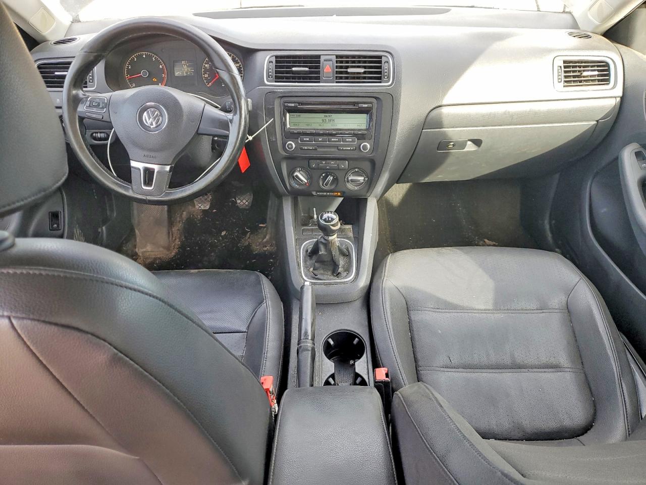 2011 VOLKSWAGEN JETTA SE photo 8
