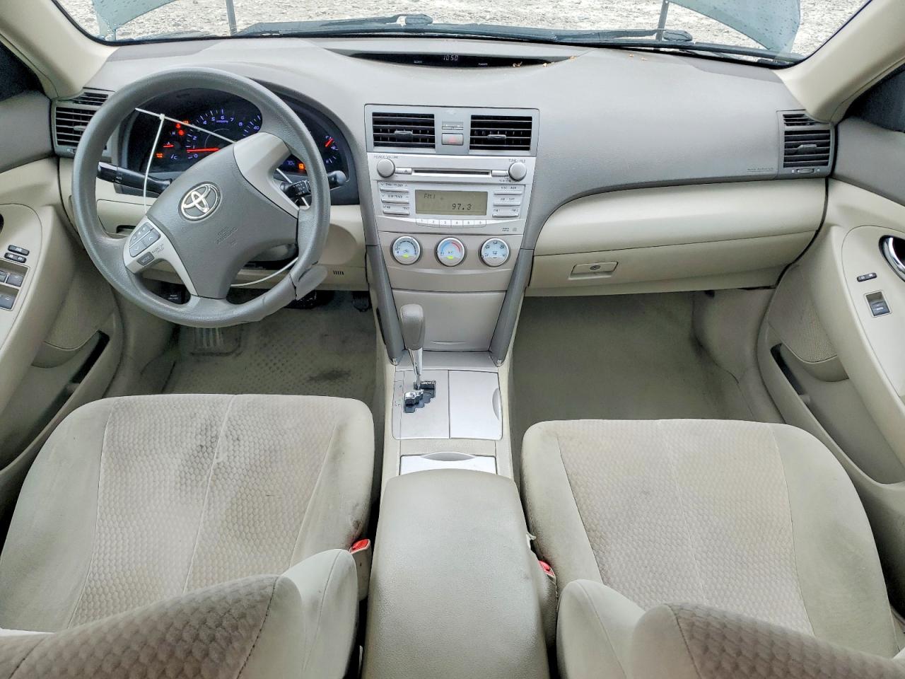 2011 TOYOTA CAMRY LE photo 15