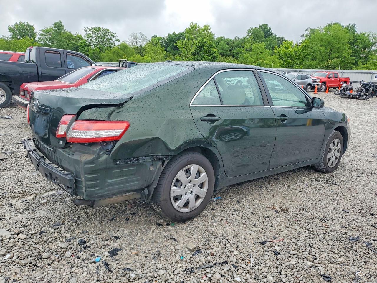 2011 TOYOTA CAMRY LE photo 5