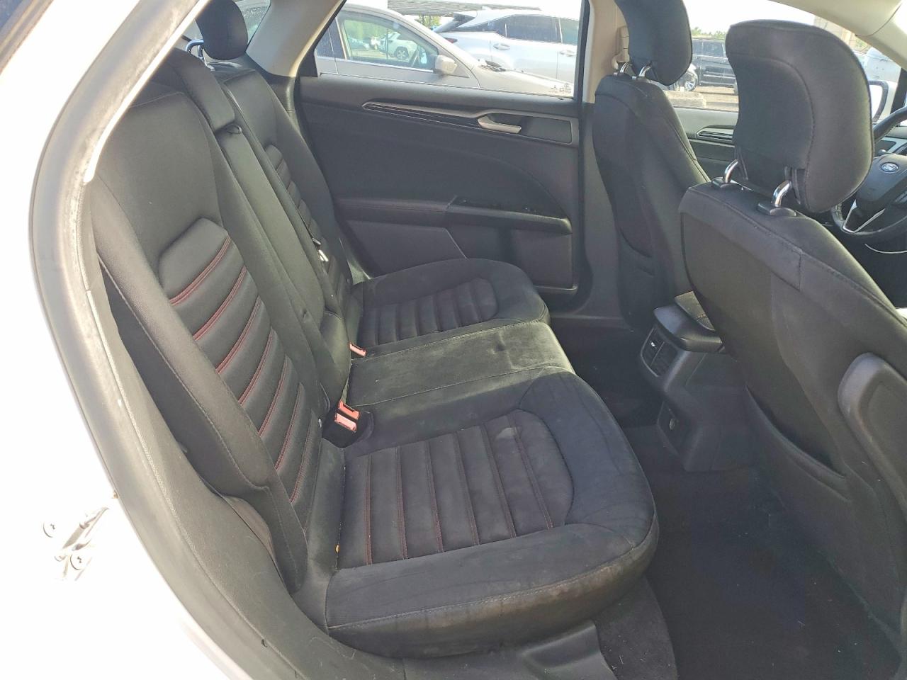 2014 FORD FUSION SE photo 28