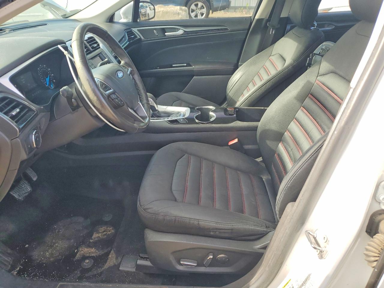 2014 FORD FUSION SE photo 19