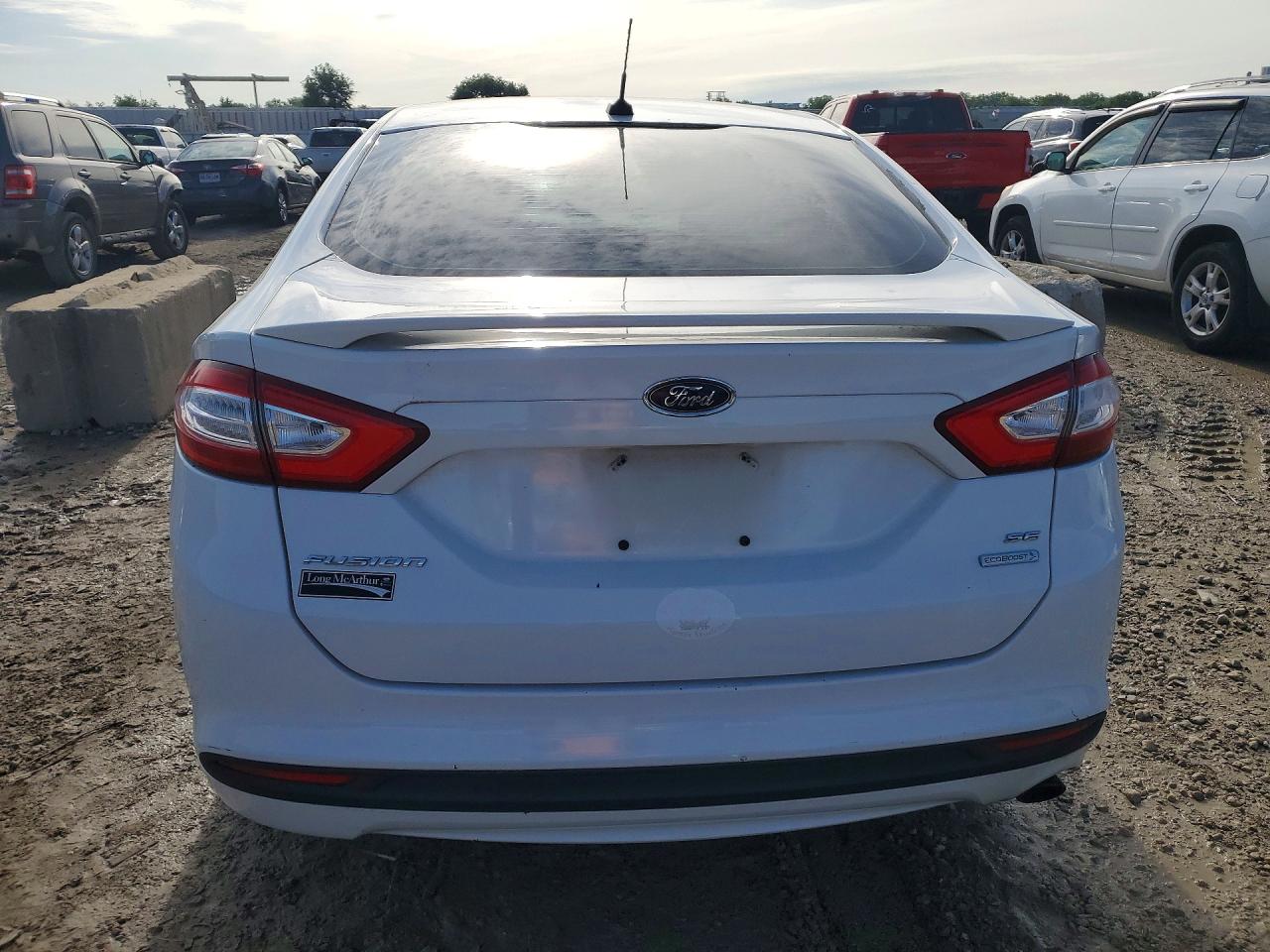 2014 FORD FUSION SE photo 16