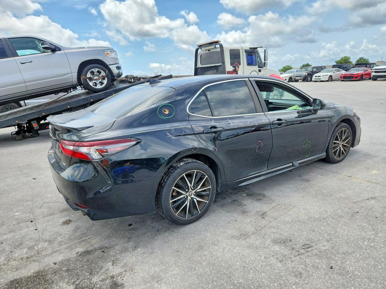 2021 TOYOTA CAMRY SE photo 5