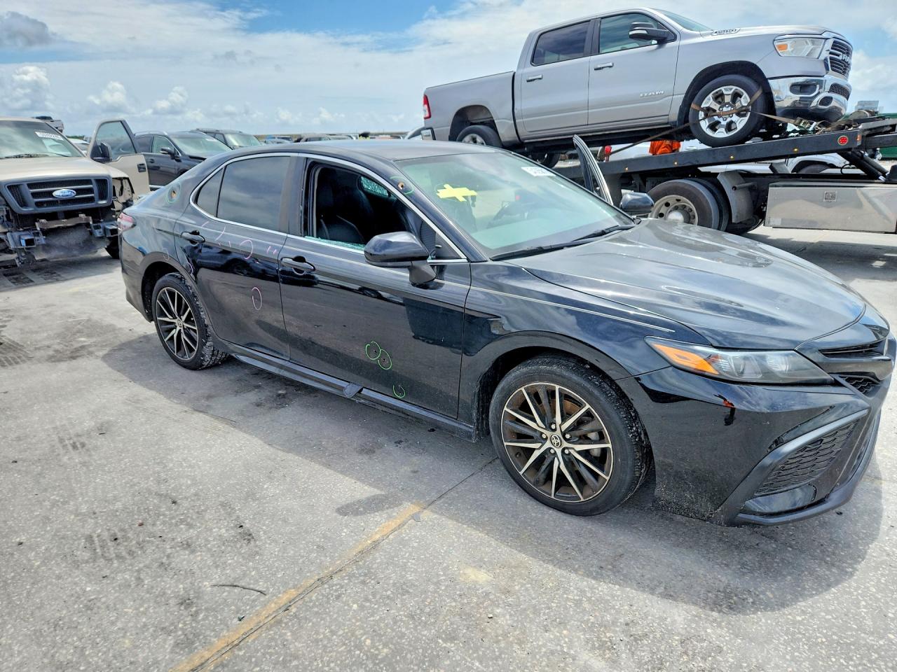2021 TOYOTA CAMRY SE photo 7