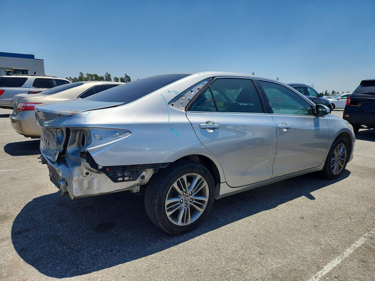 2017 TOYOTA CAMRY LE photo 5