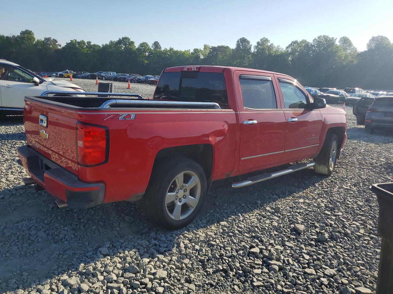 2018 CHEVROLET SILVERADO K1500 LT photo 5