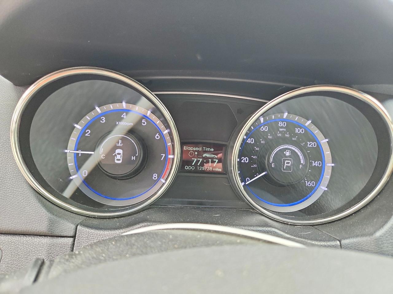 2011 HYUNDAI SONATA SE photo 9
