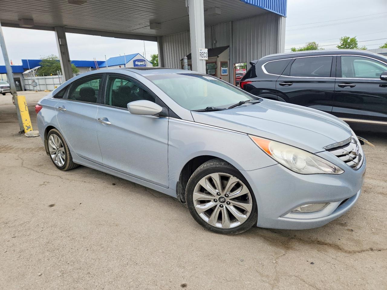 2011 HYUNDAI SONATA SE photo 4