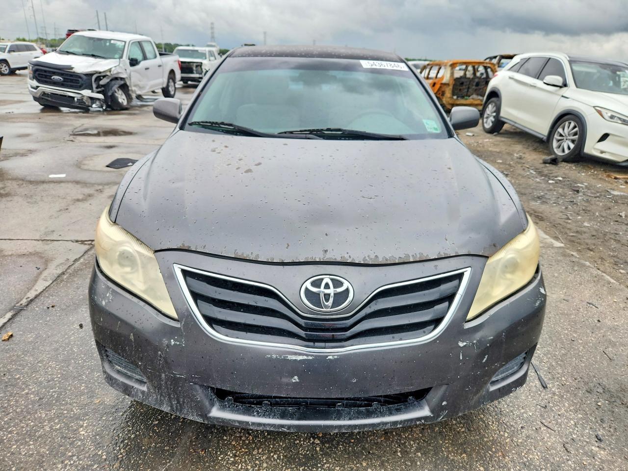2010 TOYOTA CAMRY LE photo 5