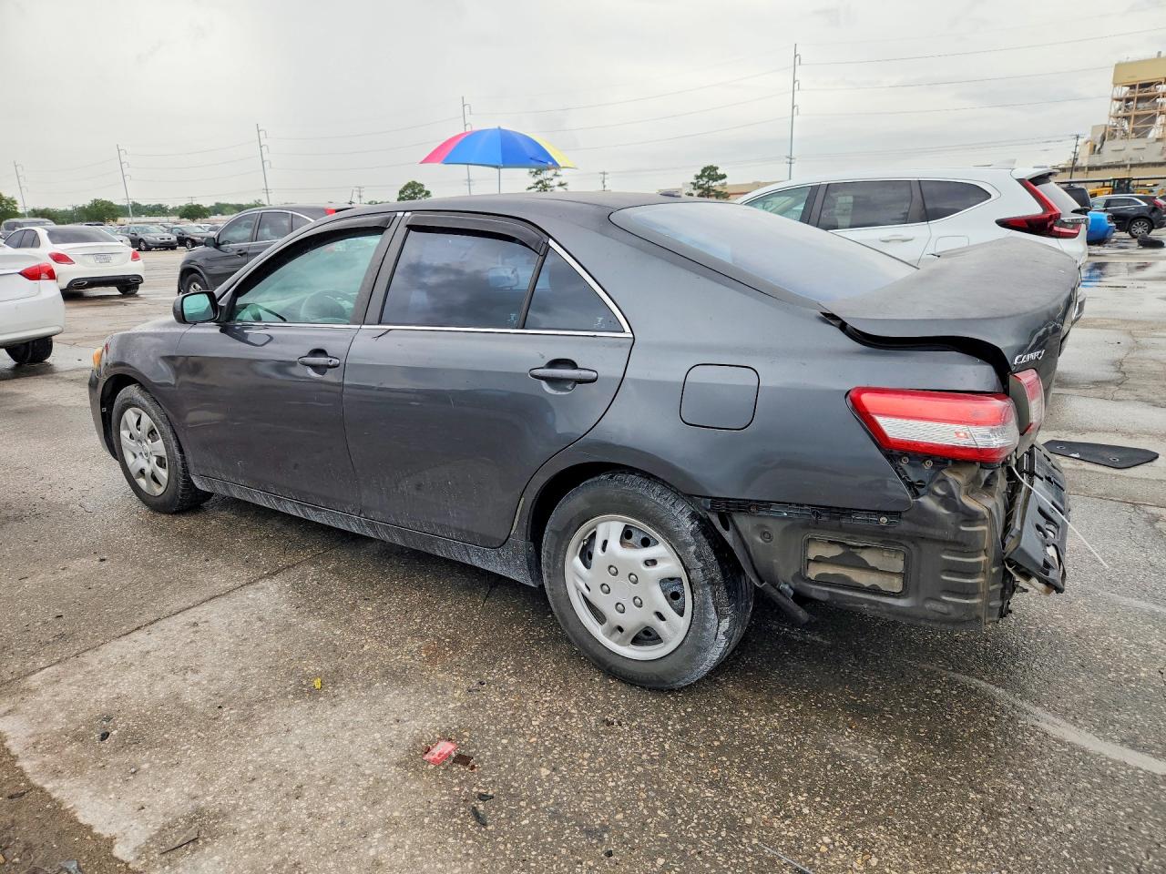 2010 TOYOTA CAMRY LE photo 2
