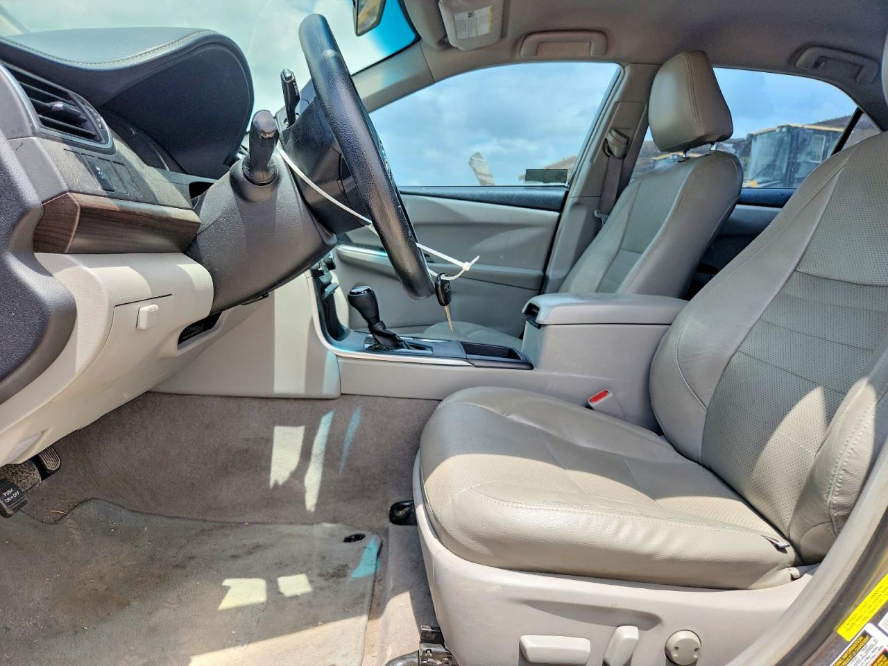 2016 TOYOTA CAMRY LE photo 13