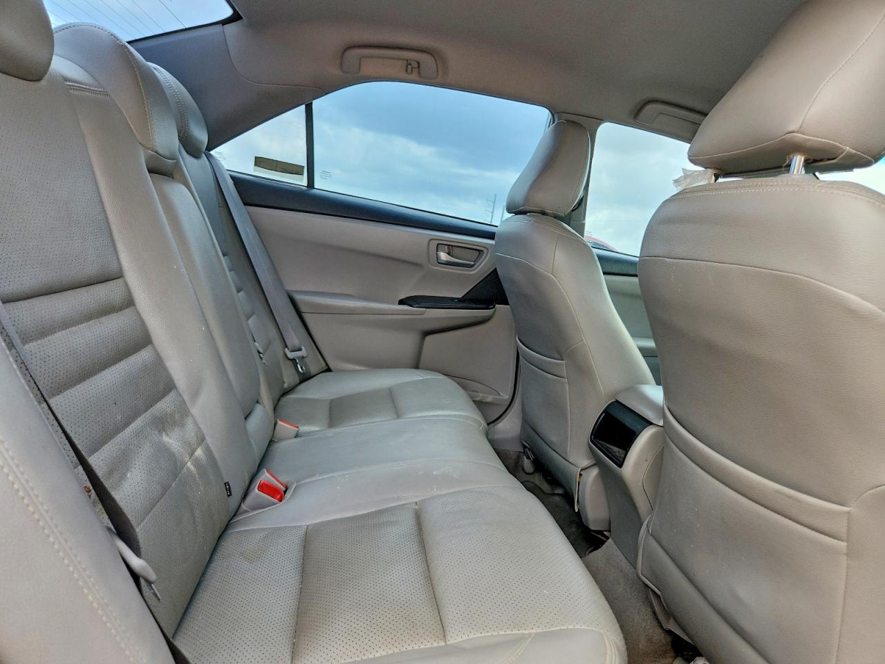 2016 TOYOTA CAMRY LE photo 19