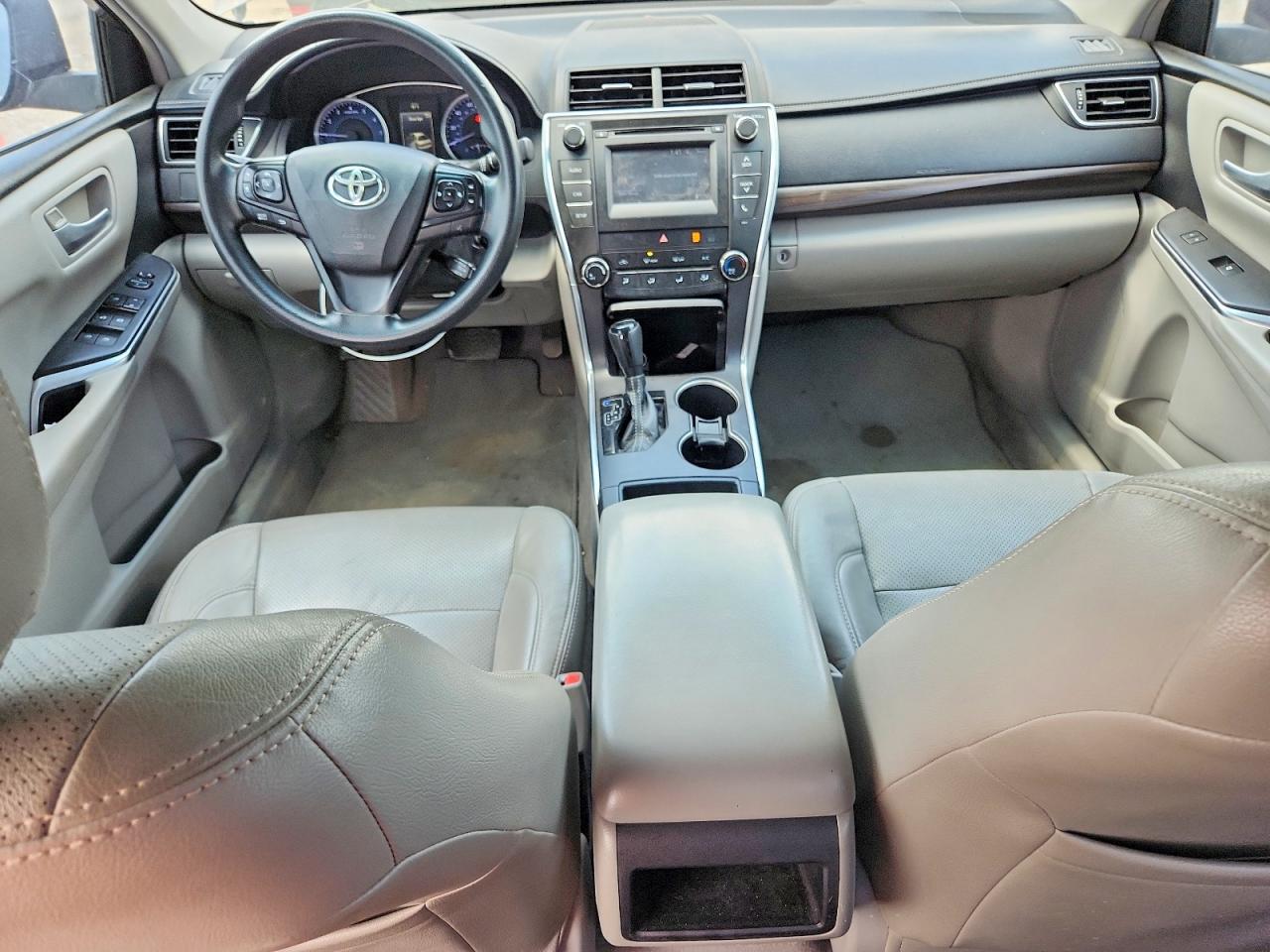 2016 TOYOTA CAMRY LE photo 15