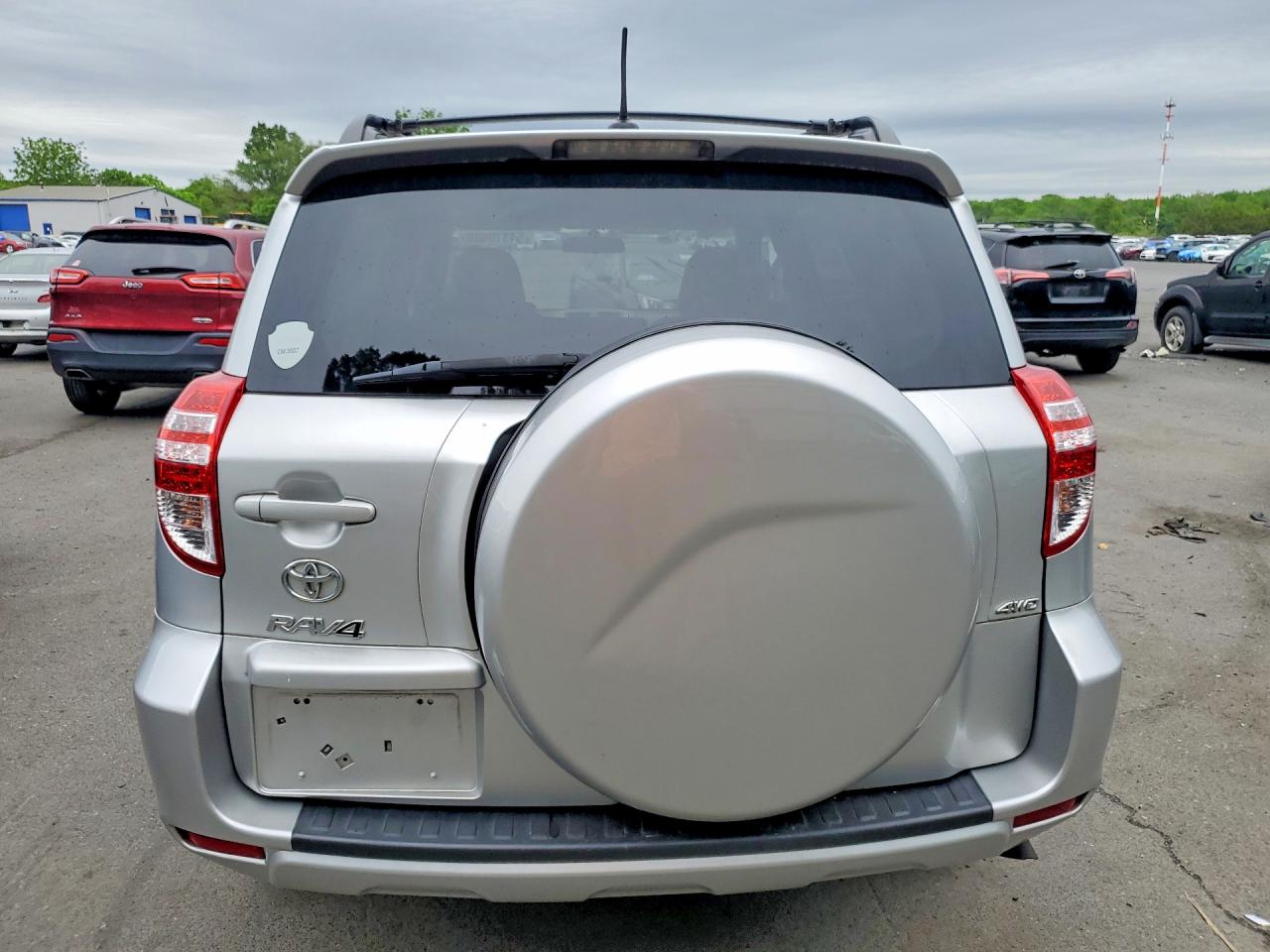 2011 TOYOTA RAV4 BASE photo 11