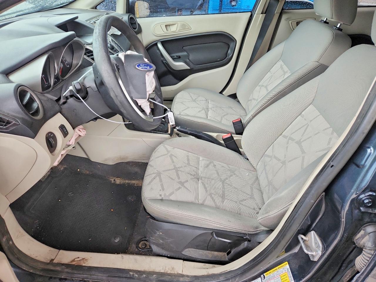 2011 FORD FIESTA SE photo 7