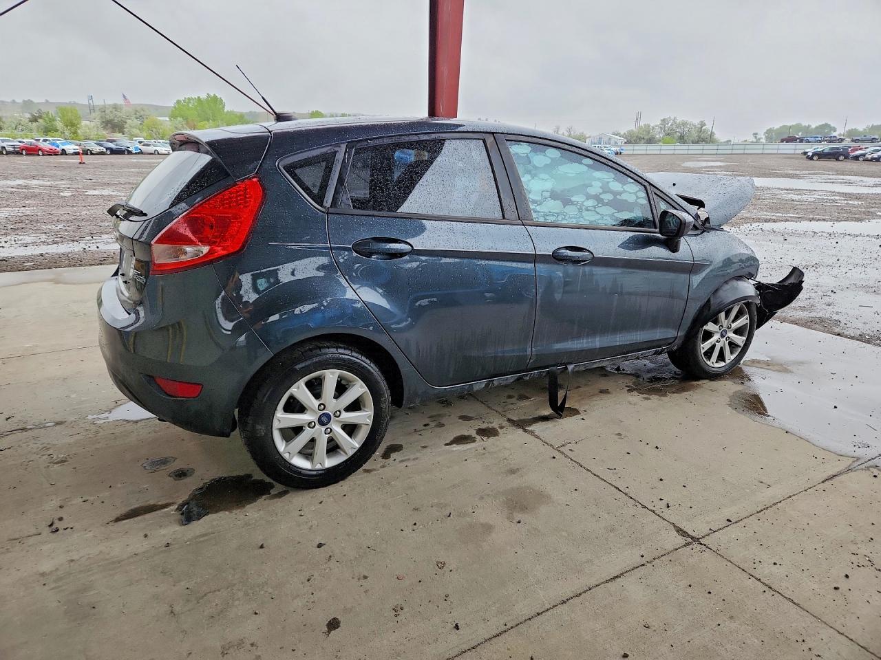 2011 FORD FIESTA SE photo 3