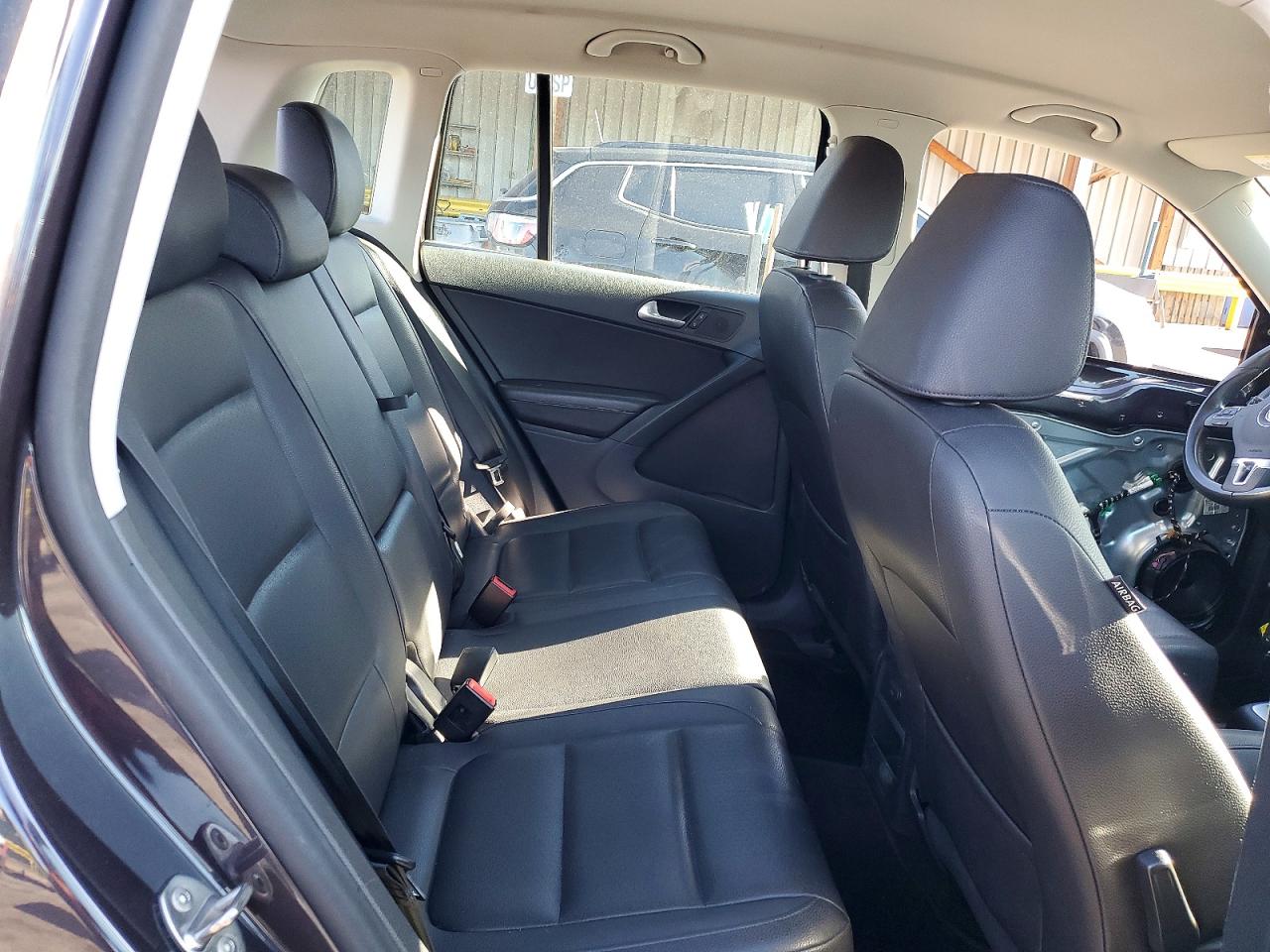 2016 VOLKSWAGEN TIGUAN S photo 28