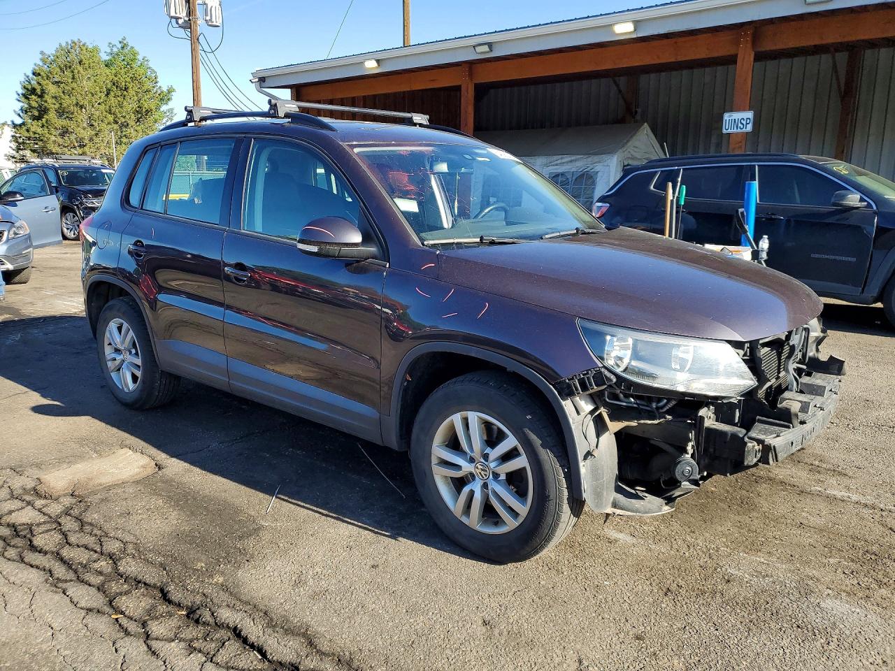 2016 VOLKSWAGEN TIGUAN S photo 10