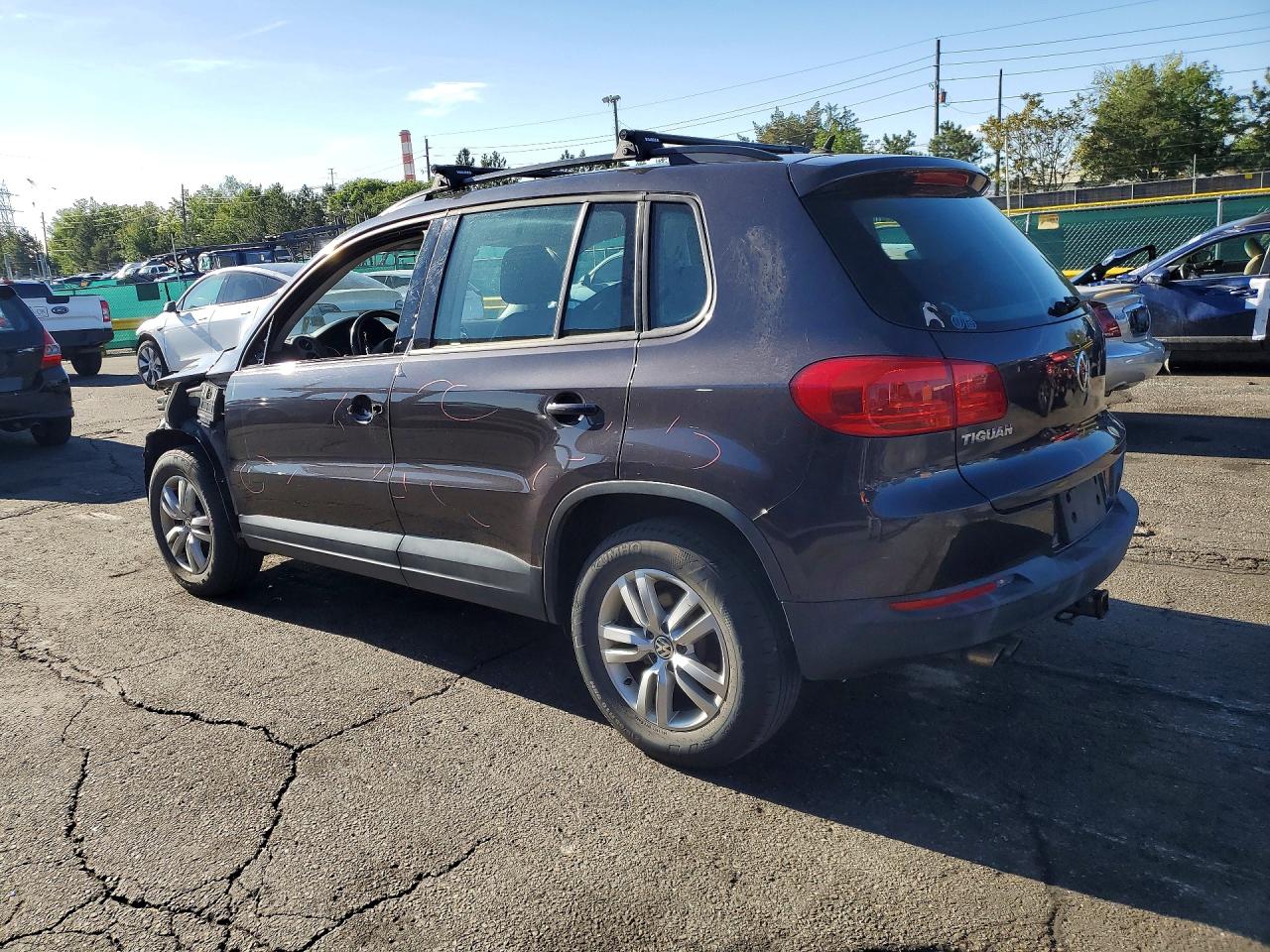 2016 VOLKSWAGEN TIGUAN S photo 4