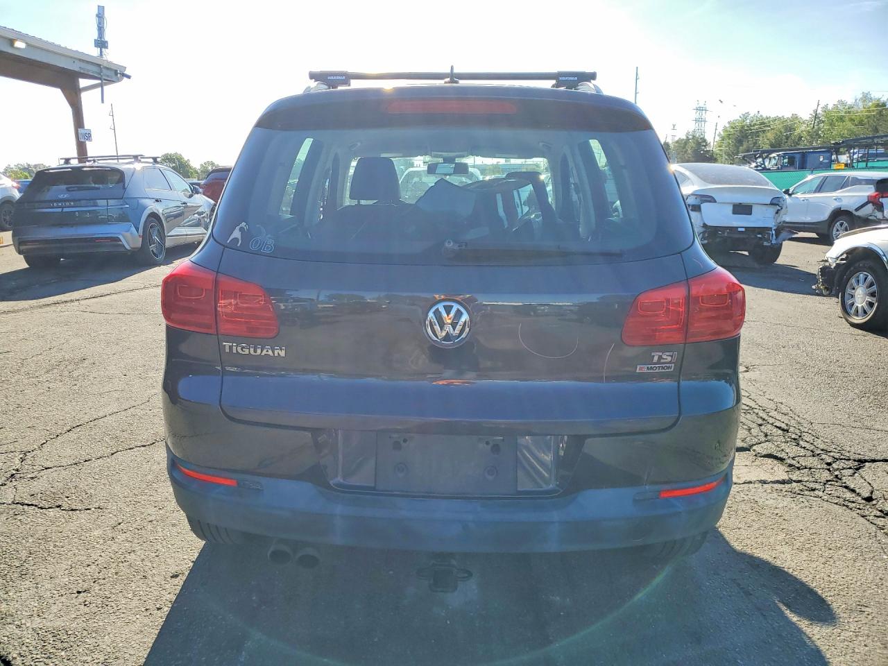 2016 VOLKSWAGEN TIGUAN S photo 16