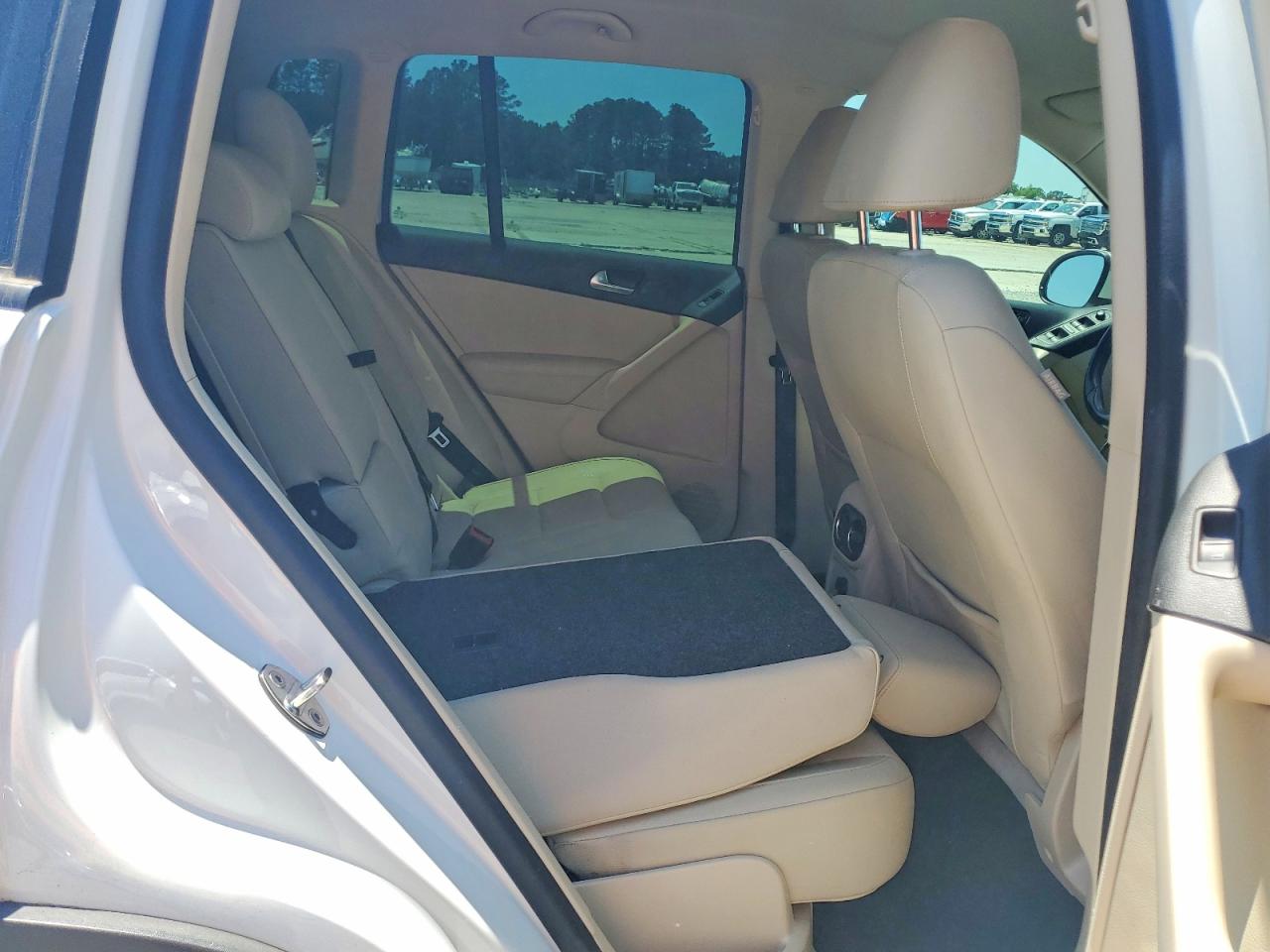 2017 VOLKSWAGEN TIGUAN S photo 11