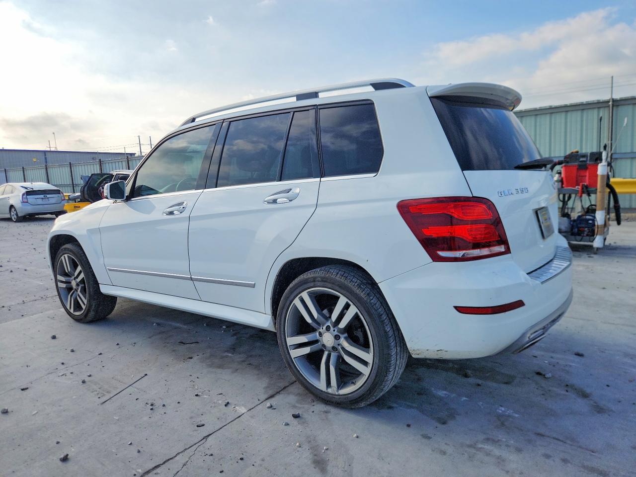 2014 MERCEDES-BENZ GLK 350 photo 3