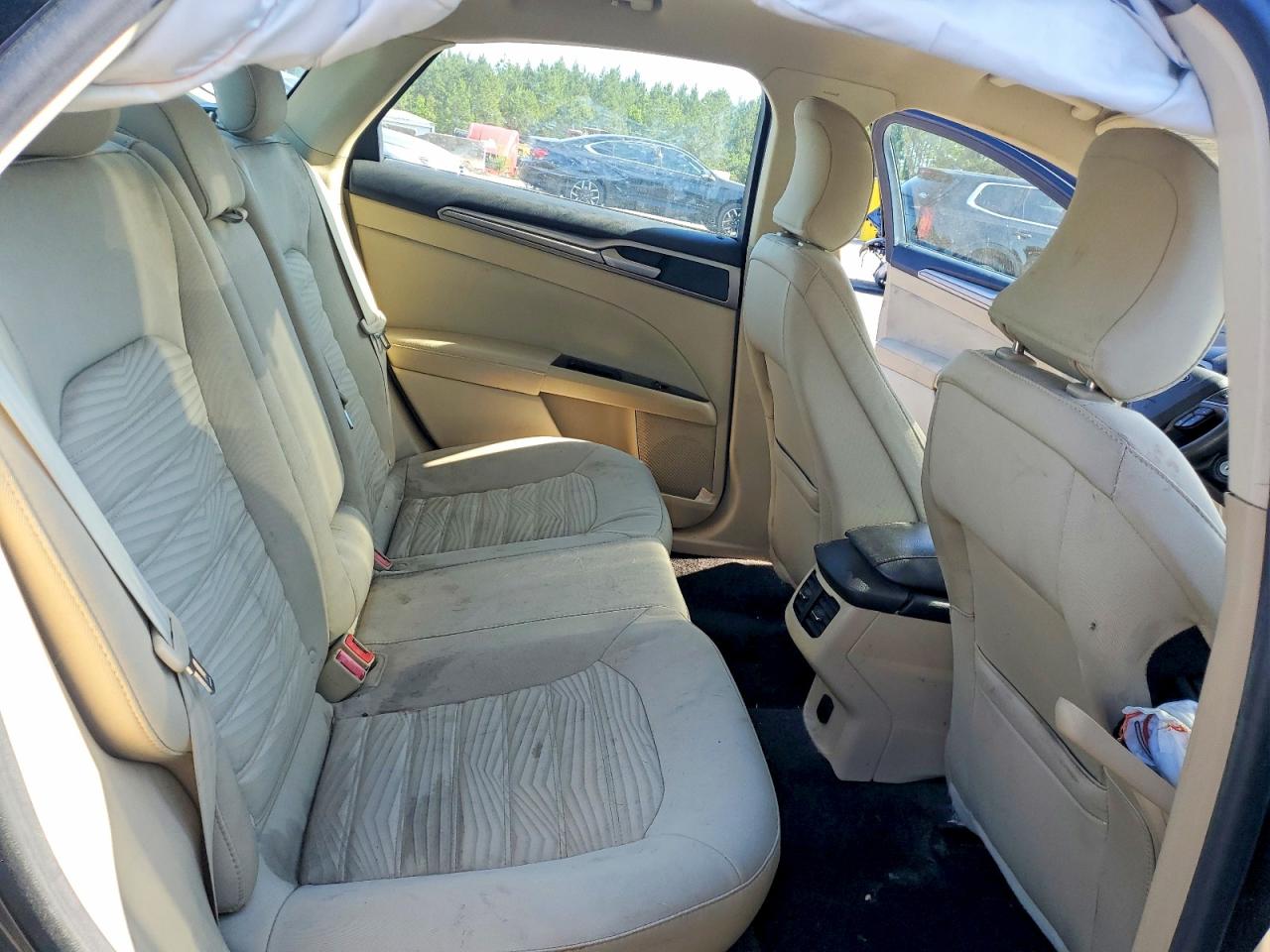 2016 FORD FUSION photo 19
