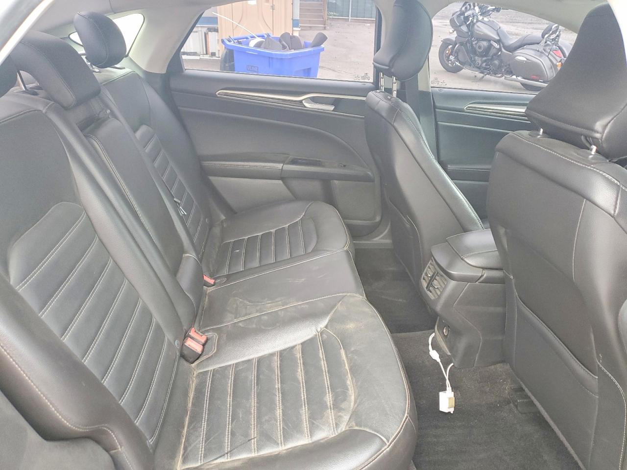 2015 FORD FUSION SE photo 19