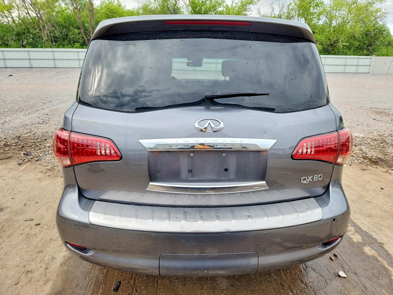 2017 INFINITI QX80 BASE photo 16