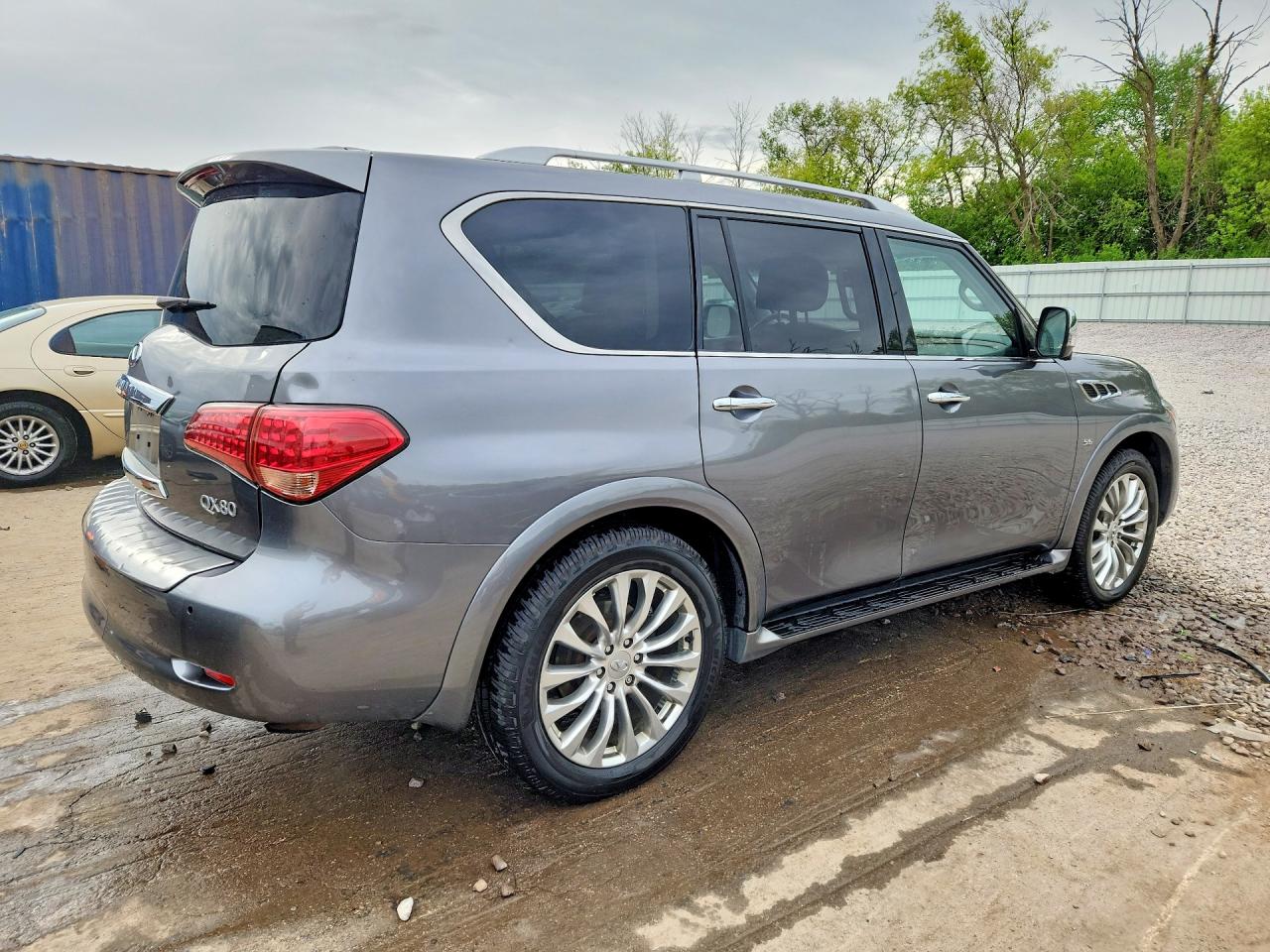 2017 INFINITI QX80 BASE photo 7