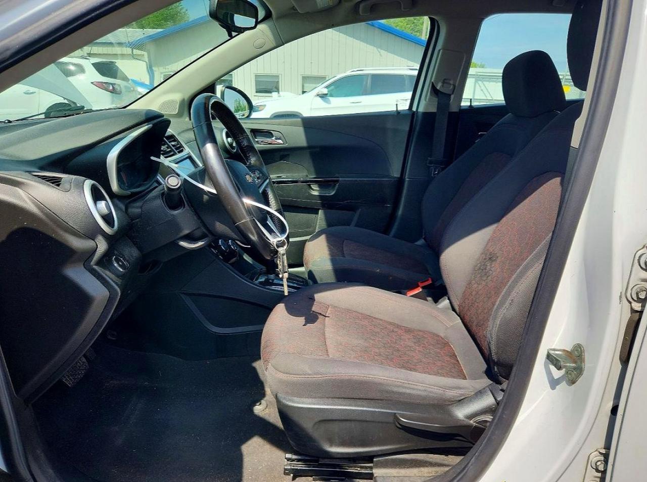 2017 CHEVROLET SONIC LT photo 7