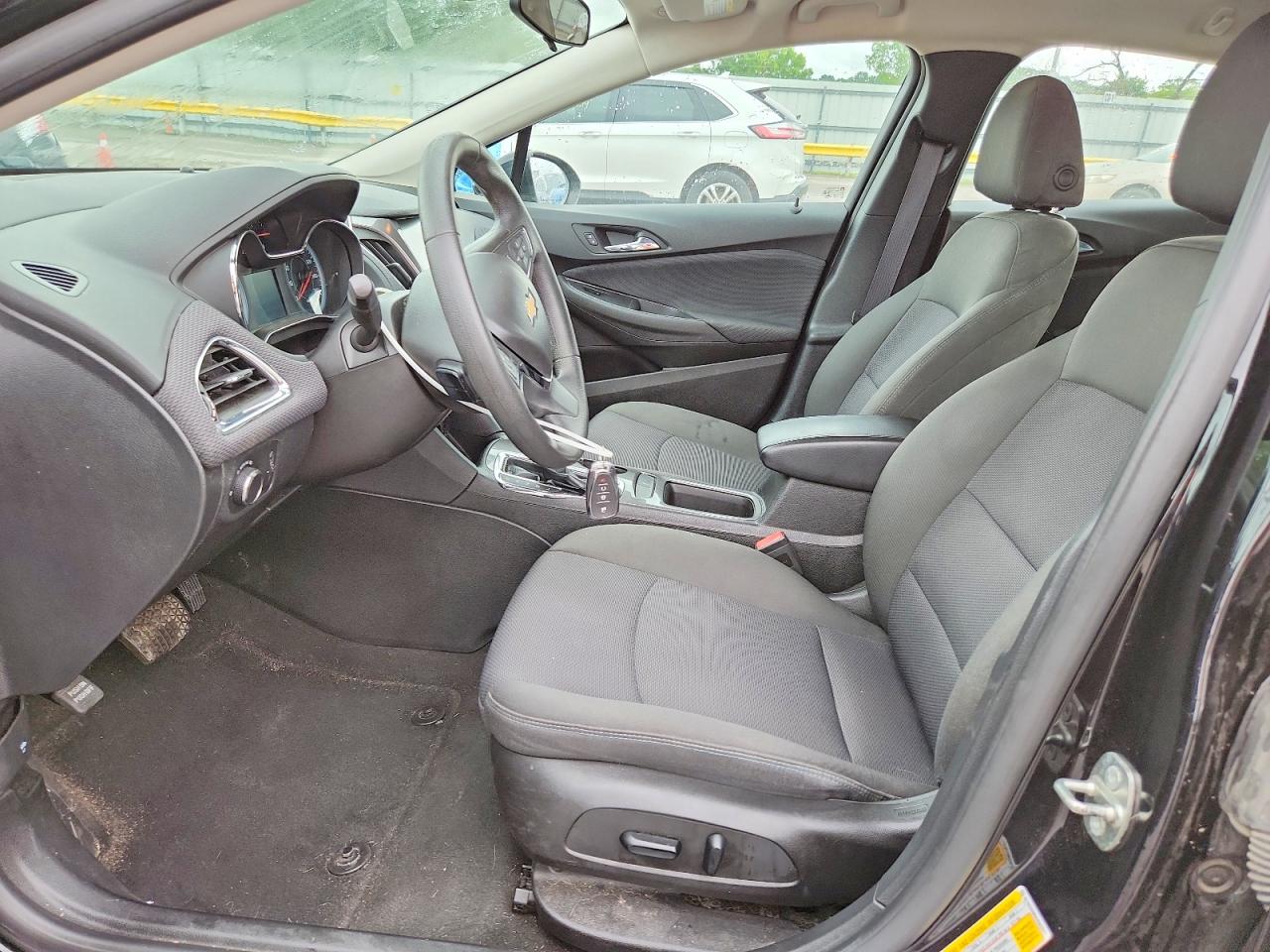 2017 CHEVROLET CRUZE LT photo 13