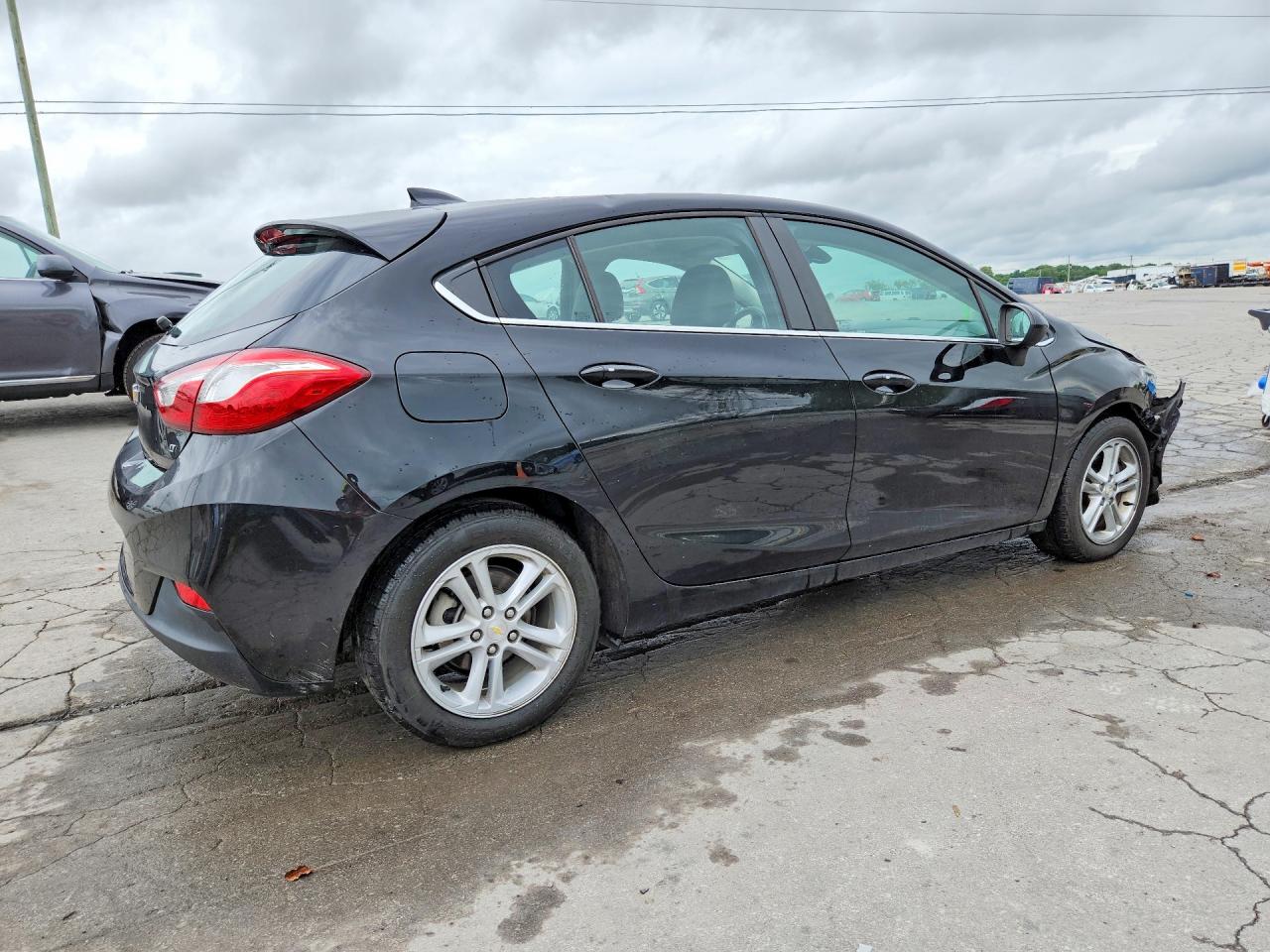 2017 CHEVROLET CRUZE LT photo 5