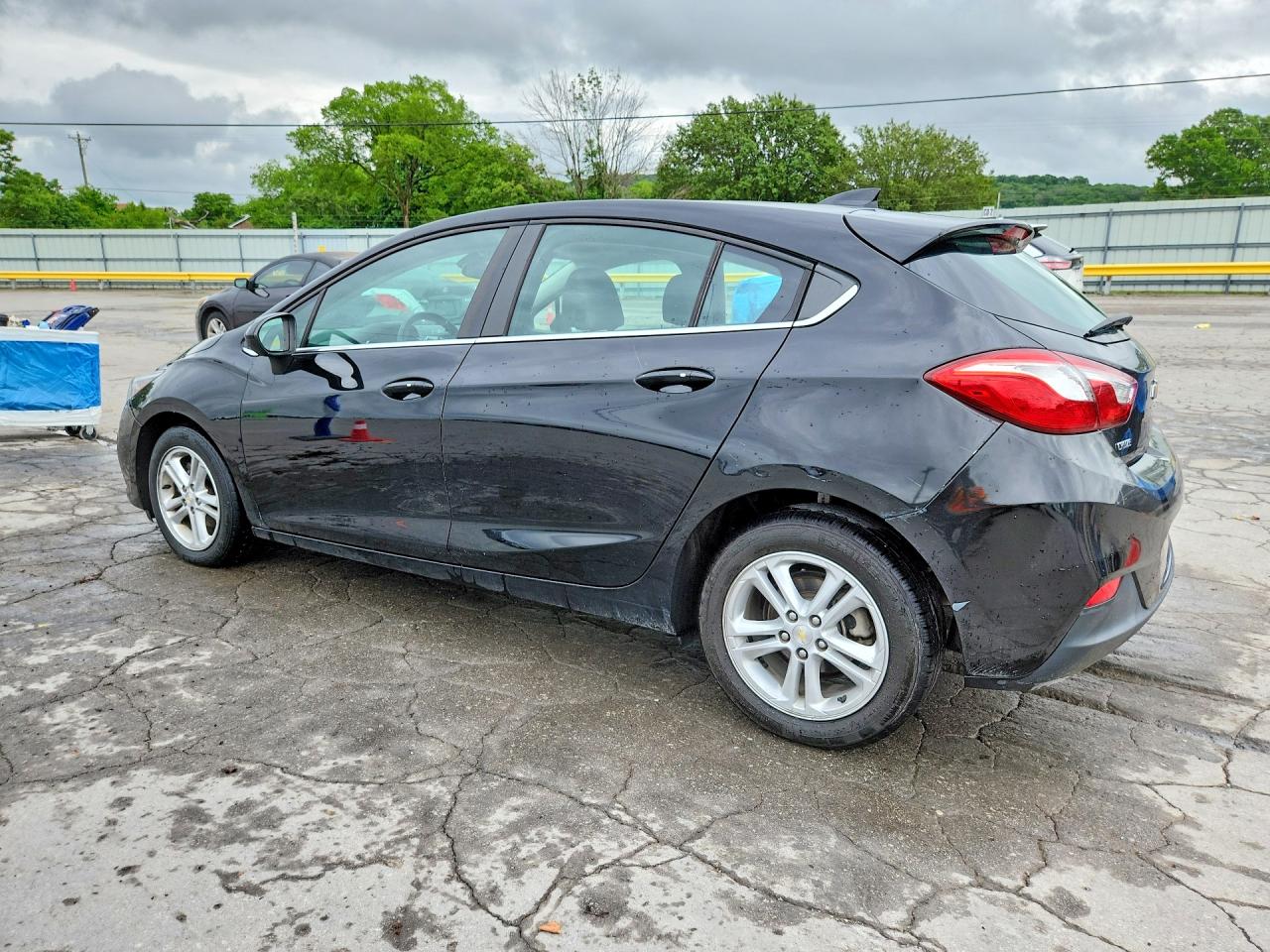 2017 CHEVROLET CRUZE LT photo 3