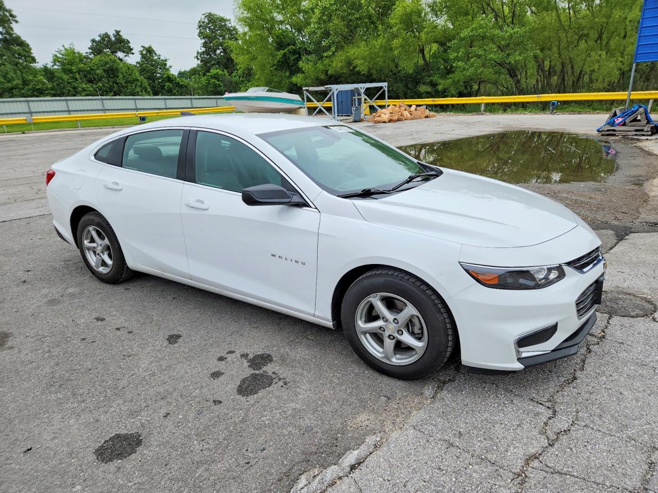 2017 CHEVROLET MALIBU LS photo 4