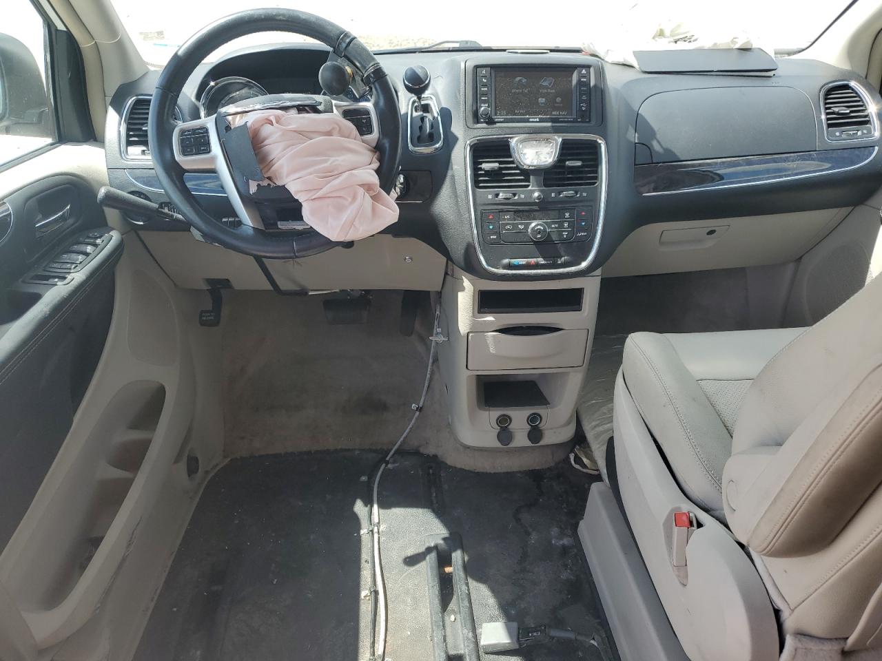 2015 CHRYSLER TOWN & COUNTRY TOURING L photo 8