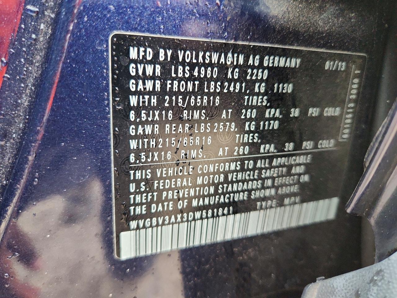 2013 VOLKSWAGEN TIGUAN S photo 23