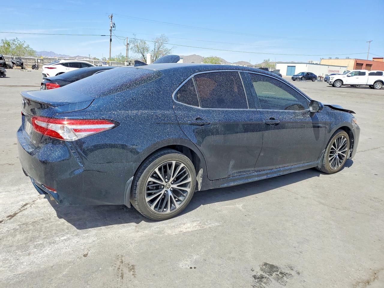 2020 TOYOTA CAMRY SE photo 5