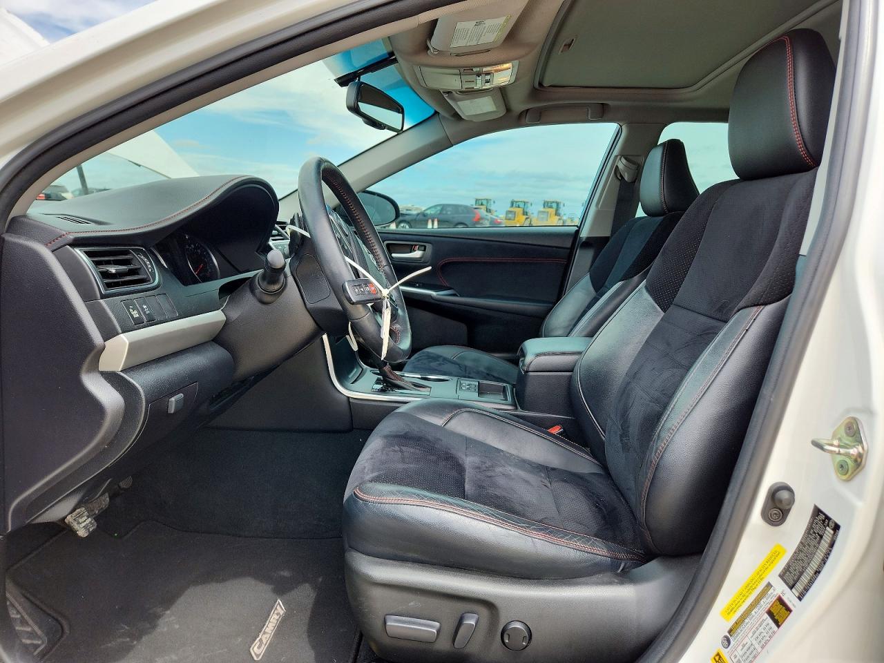 2017 TOYOTA CAMRY XSE photo 13