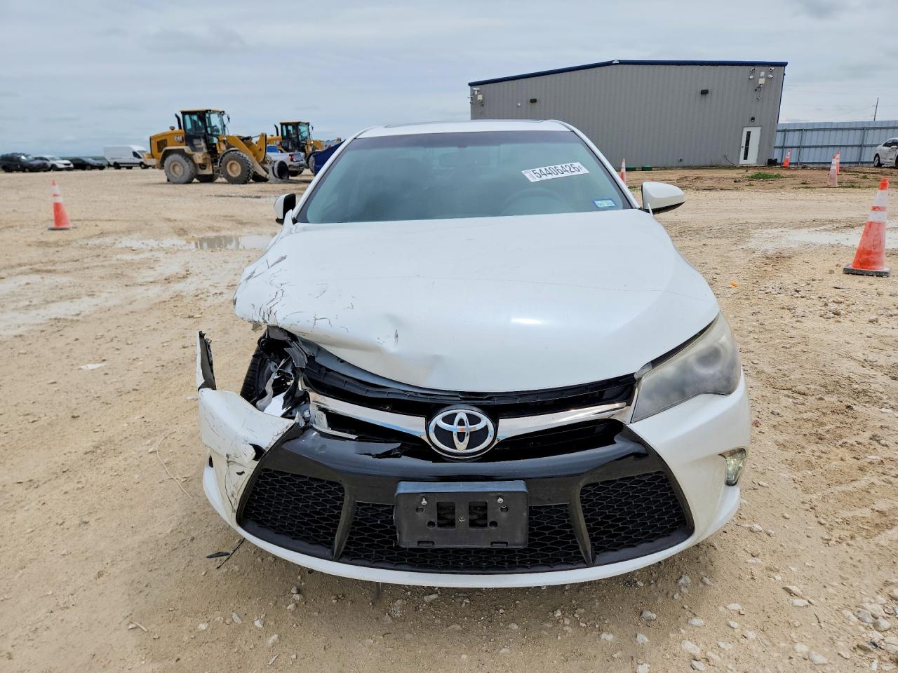 2017 TOYOTA CAMRY XSE photo 9