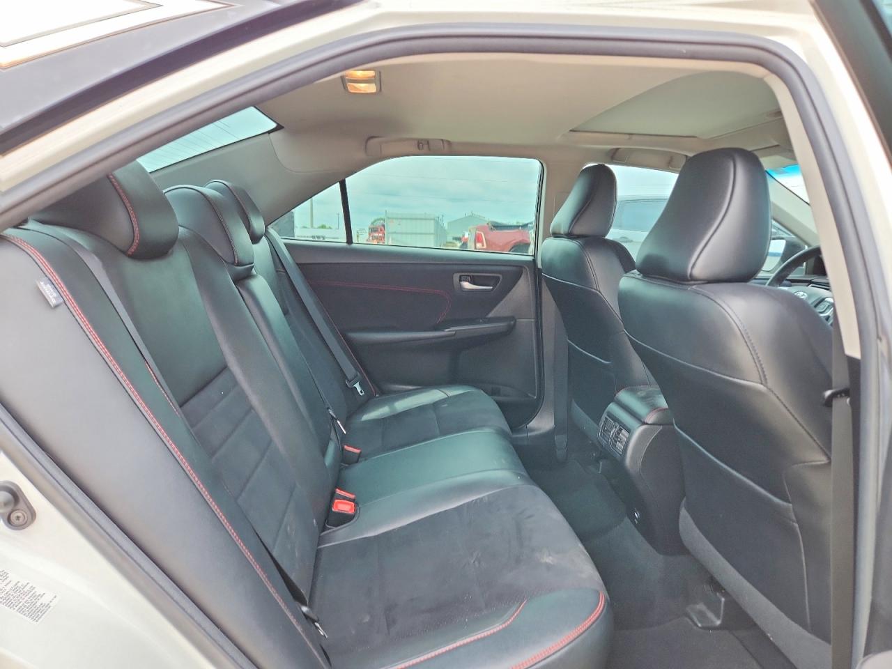 2017 TOYOTA CAMRY XSE photo 19