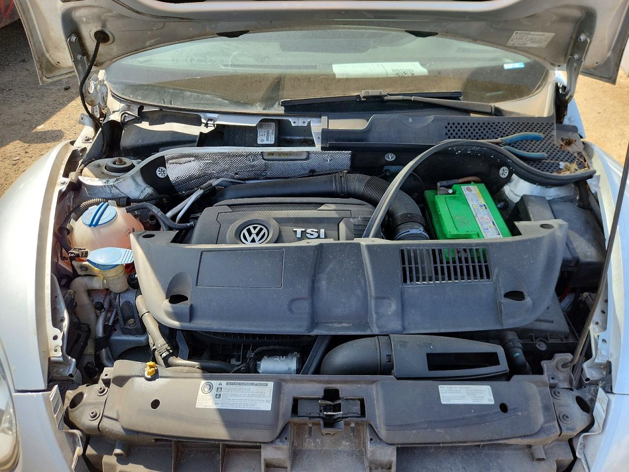 2014 VOLKSWAGEN BEETLE photo 21