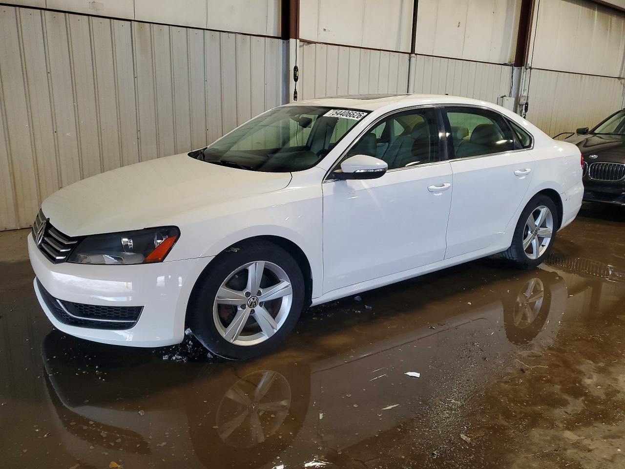 2012 VOLKSWAGEN PASSAT