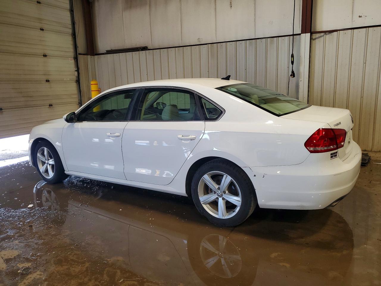 2012 VOLKSWAGEN PASSAT SE photo 2