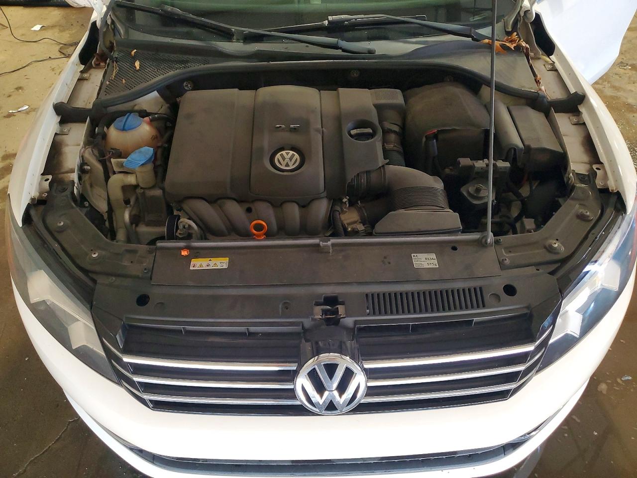 2012 VOLKSWAGEN PASSAT SE photo 11
